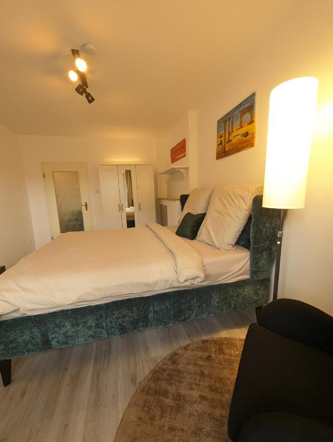 Gemuetliche Zimmer Im Herzen Der Stadt Em-Apartments Deutschland Bielefeld Exteriör bild