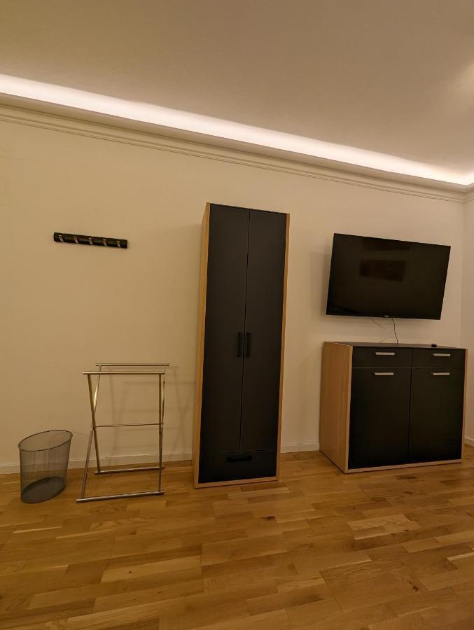 Gemuetliche Zimmer Im Herzen Der Stadt Em-Apartments Deutschland Bielefeld Exteriör bild