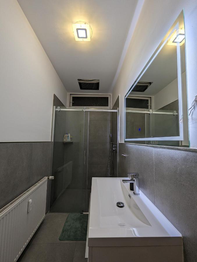Gemuetliche Zimmer Im Herzen Der Stadt Em-Apartments Deutschland Bielefeld Exteriör bild